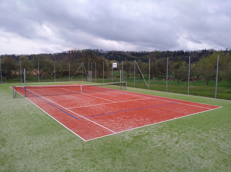 multifunkční sportovní hřiště